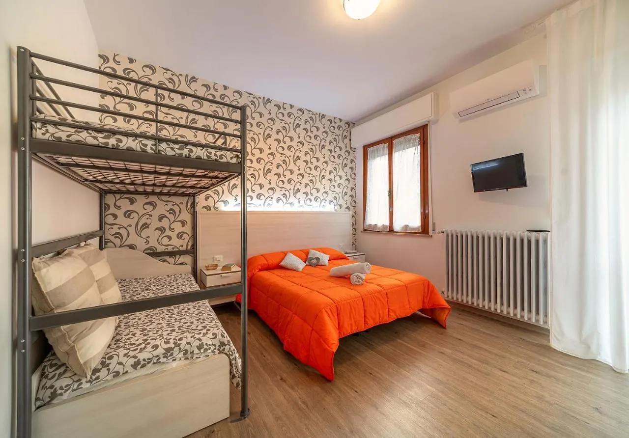 ريميني B&B Villa Montreux 0*,  إيطاليا